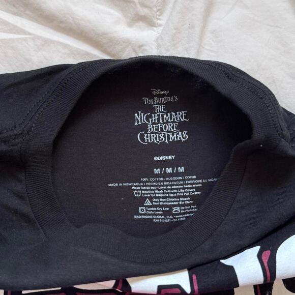 Nightmare before christmas black graphic tee sz med Jack skellington Santa claus - Picture 6 of 8